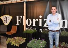 Bram Fransen van Florizon Plants gaf extra aandacht aan hun violen die natuurlijk weer als warme broodjes over de toonbank vliegen.